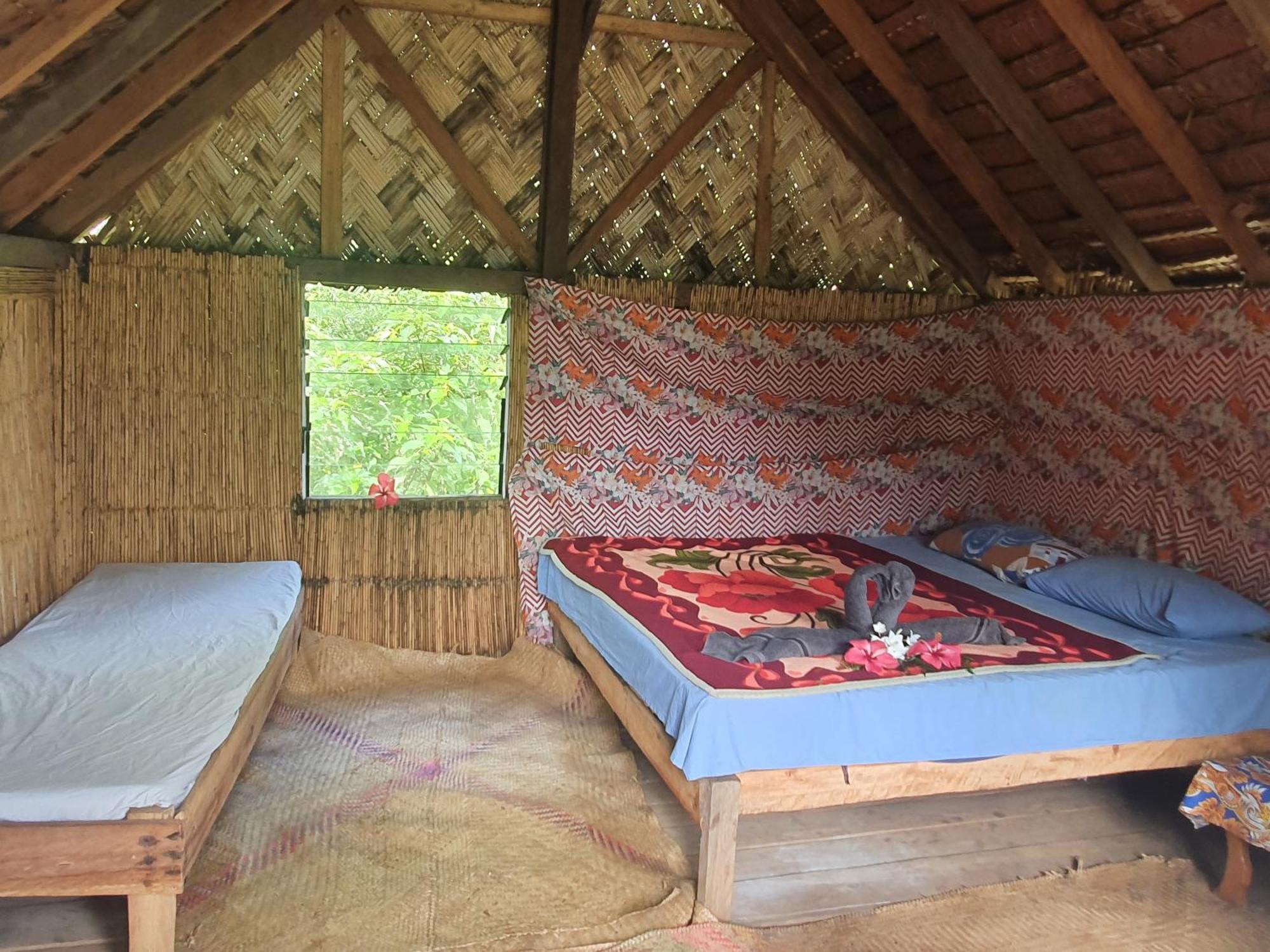 Island Paradise Bungalows Lenkuru Esterno foto